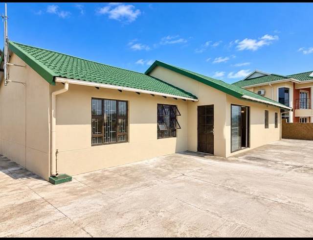 3 BEDROOM HOUSE FOR SALE IN BROADLANDS